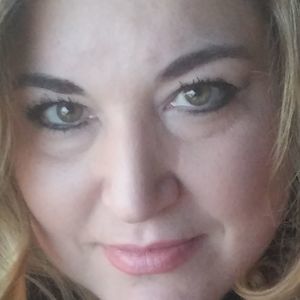 Meet your Posher, Laurie